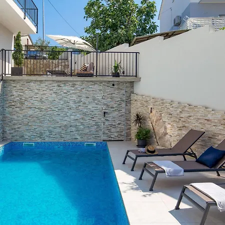 Frankola Mit Pool - Apt- Sonnenuntergang By Interhome