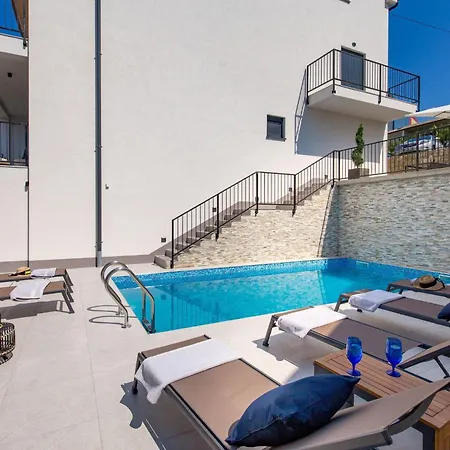 Frankola Mit Pool - Apt- Sonnenuntergang By Interhome