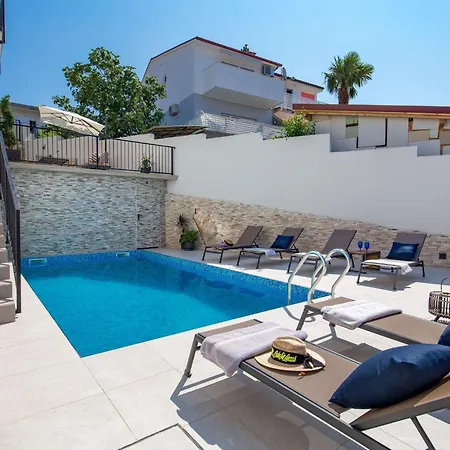 Frankola Mit Pool - Apt- Sonnenuntergang By Interhome Crikvenica